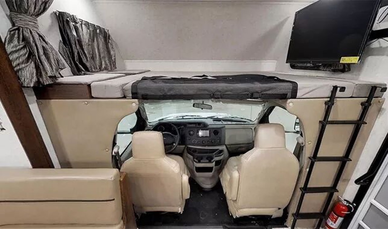 2019 Forest River Sunseeker 2420MS