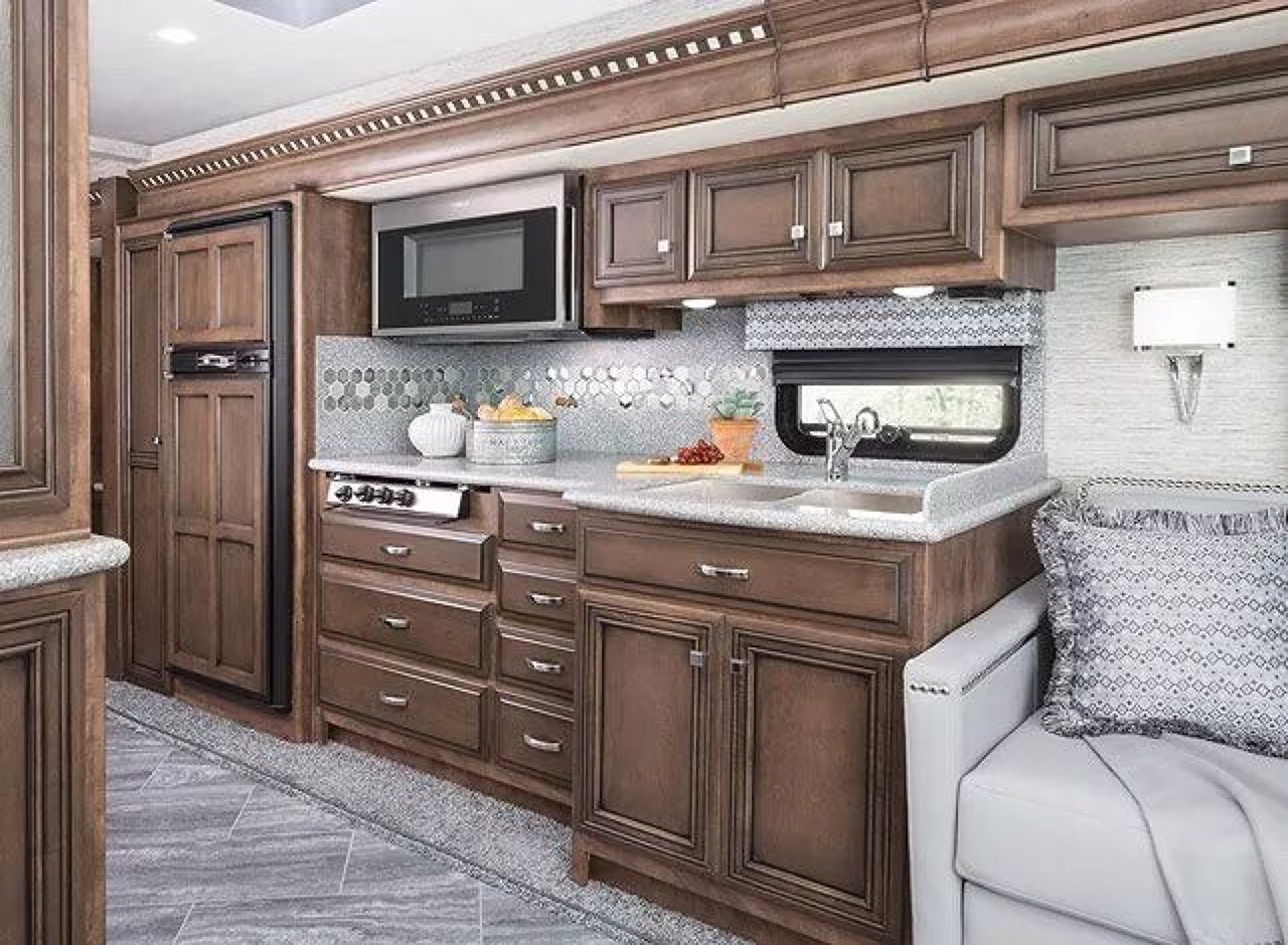 2019 Newmar Bay Star 3408 Review